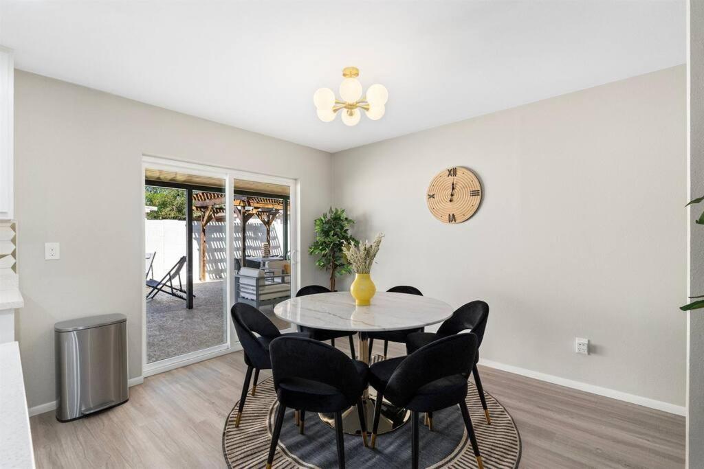 Cozy-Perfect Location-Private Pool-Heat Optional- Spring Training-Gcu Villa Phoenix Exterior photo